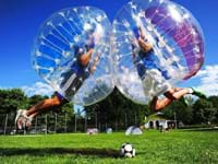 Bubble voetbal als vrijgezellenfeest in Arnhem