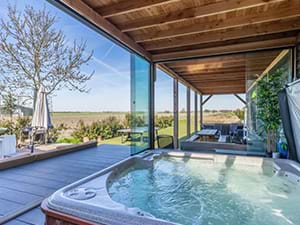 Vrijgezellenfeest weekend voor mannen in luxe groepsaccommodatie met grote Hottub en sauna op 11 km van het centrum van Amsterdam Vrijgezellenfeest weekend voor mannen in luxe groepsaccommodatie met grote Hottub en sauna op 11 km van het centrum van Amsterdam
